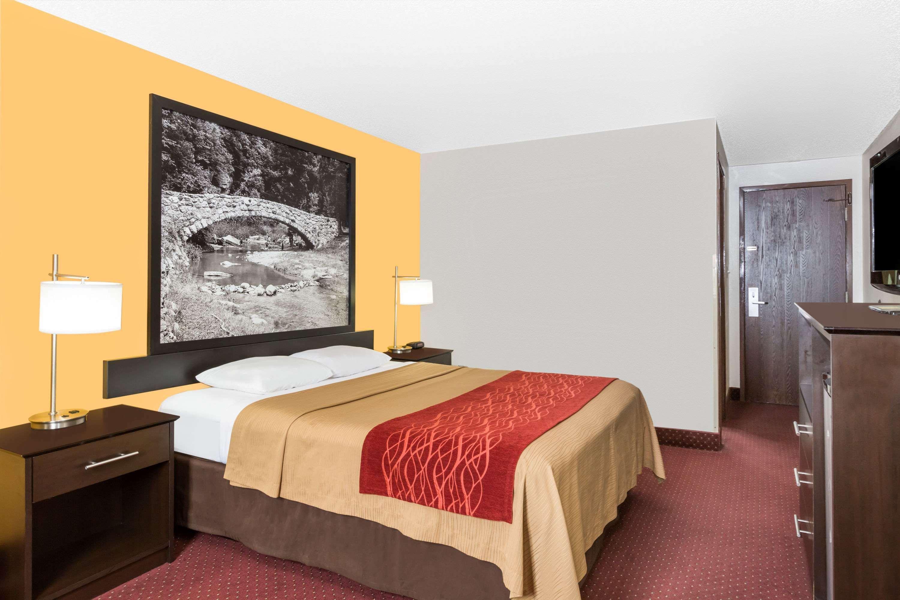 Super 8 By Wyndham Ames Hotel Exterior photo